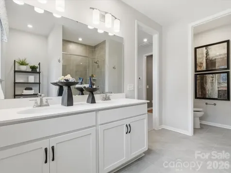 8418 Discovery Lane Charlotte NC 28216