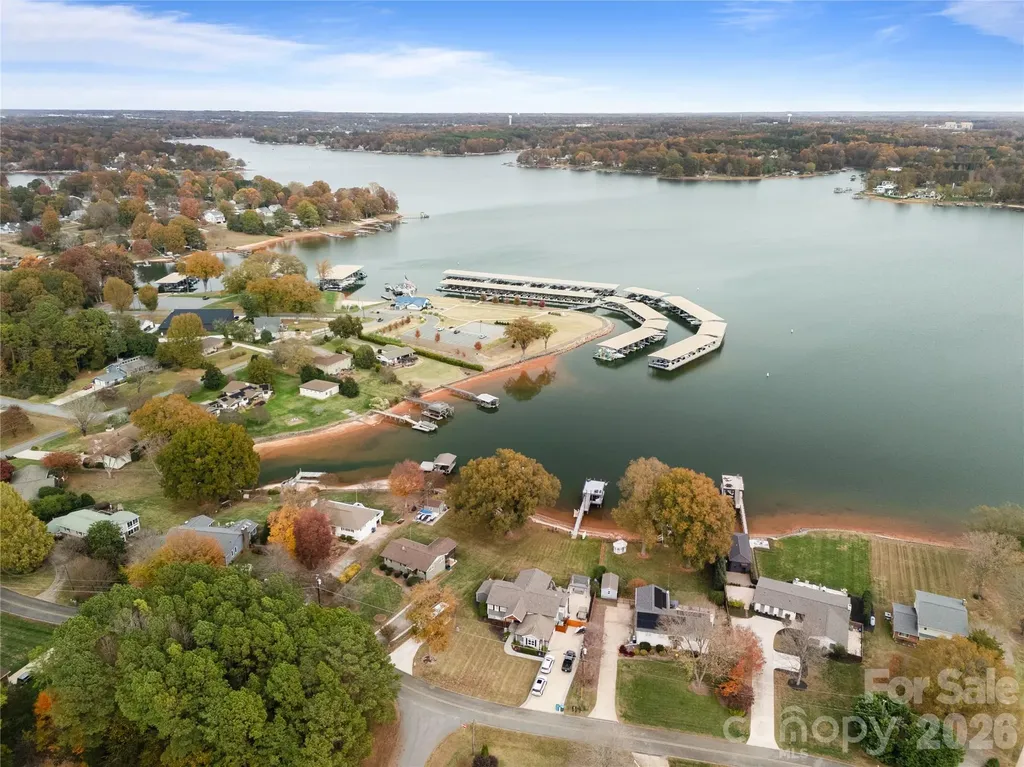 240 Shoreline Loop Mooresville NC 28117
