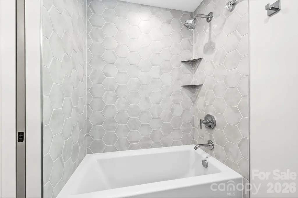 63 Orrinel Way Asheville NC 28806
