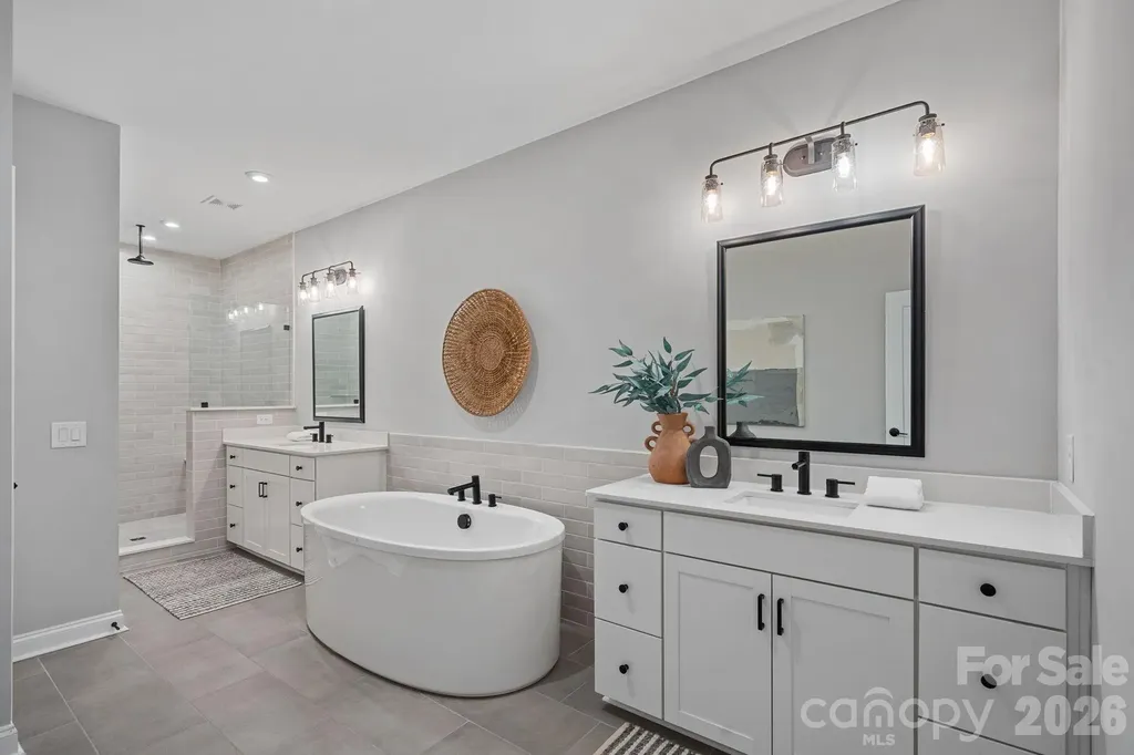2543 Deacon Avenue Charlotte NC 28204