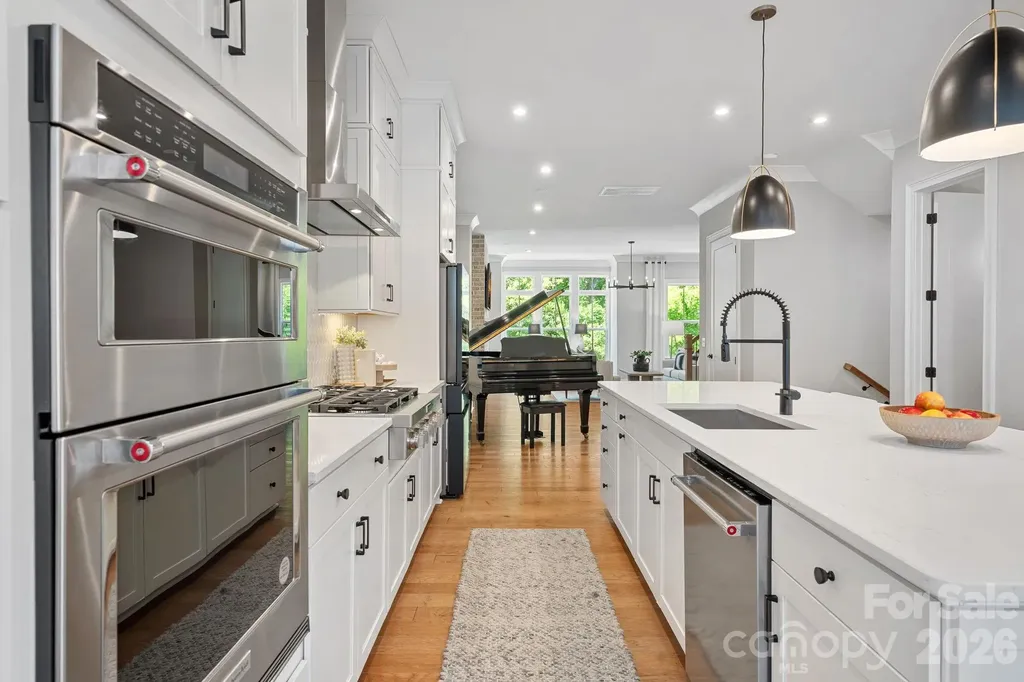2543 Deacon Avenue Charlotte NC 28204
