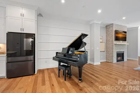 2543 Deacon Avenue Charlotte NC 28204