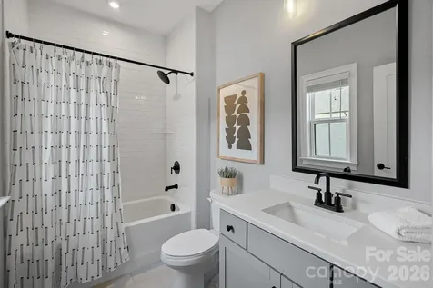 2543 Deacon Avenue Charlotte NC 28204