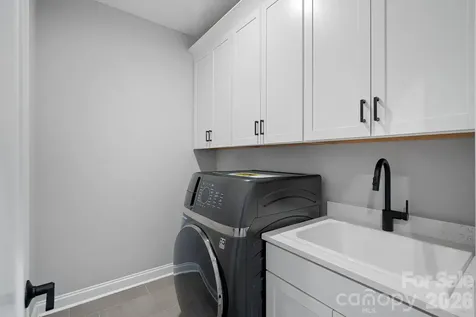 2543 Deacon Avenue Charlotte NC 28204