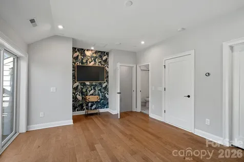 2543 Deacon Avenue Charlotte NC 28204