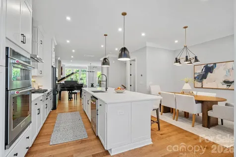 2543 Deacon Avenue Charlotte NC 28204