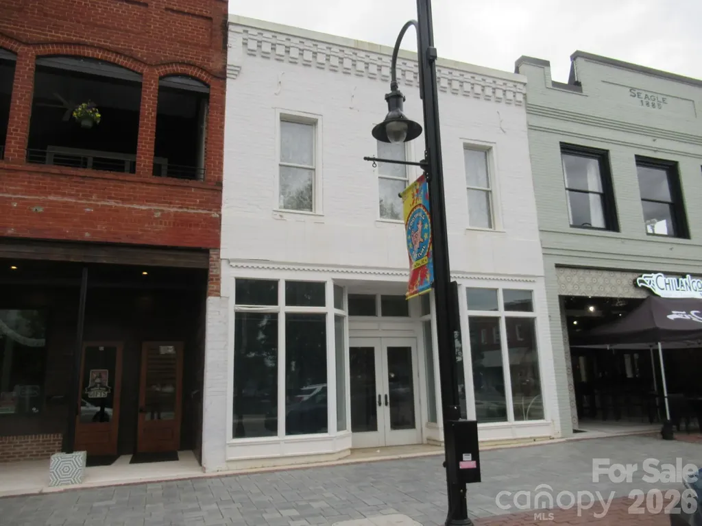 26 E 1st Street Newton NC 28658