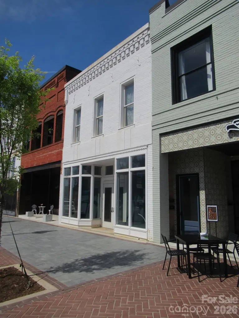 26 E 1st Street Newton NC 28658