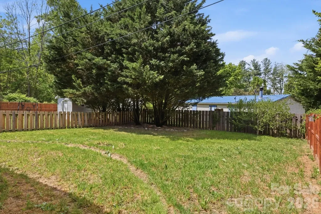 106 Central Avenue Swannanoa NC 28778