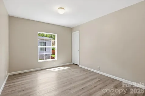 106 Central Avenue Swannanoa NC 28778