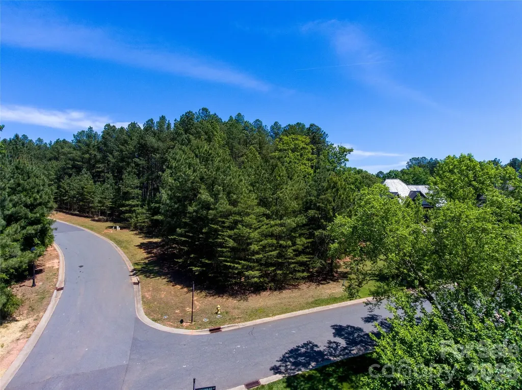 5017 Hermitage Court Belmont NC 28012