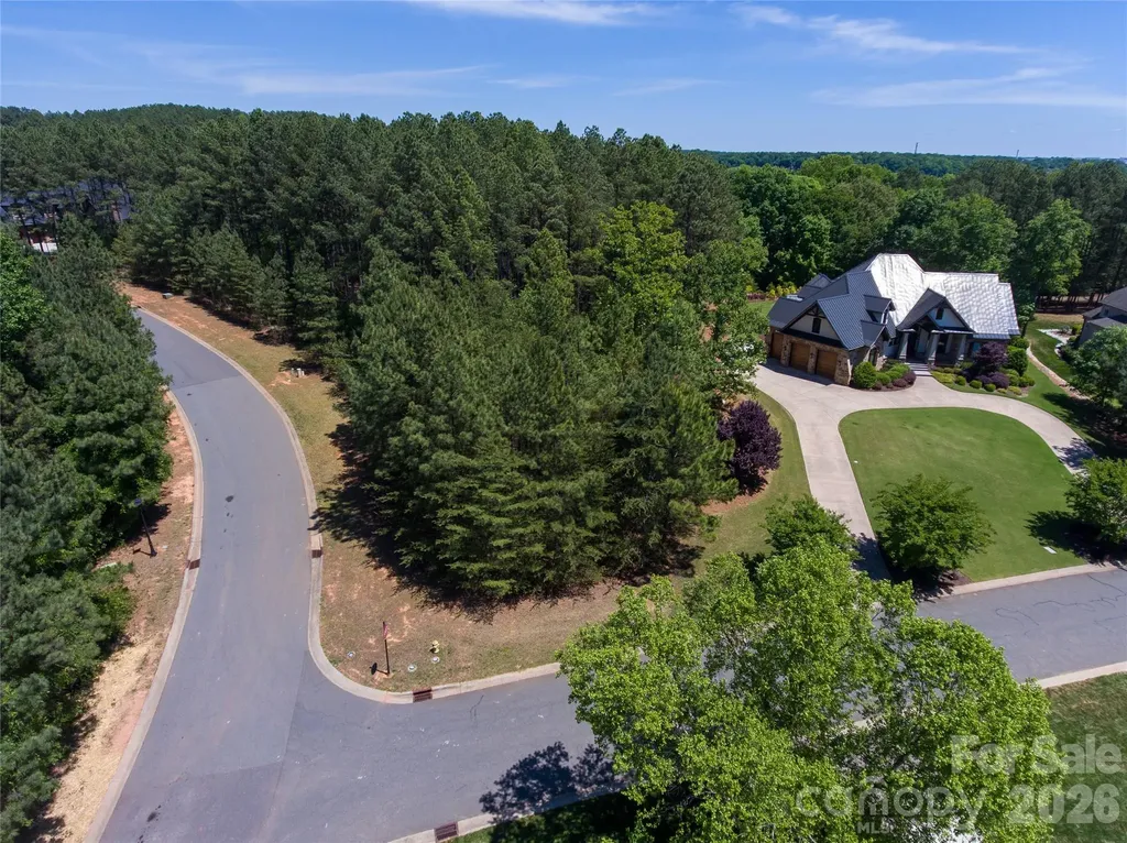 5017 Hermitage Court Belmont NC 28012