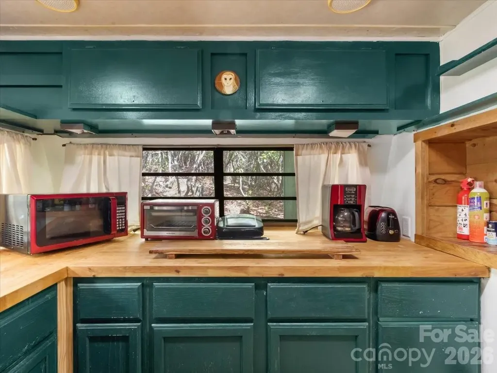 548 Bear Cub Drive Spruce Pine NC 28777