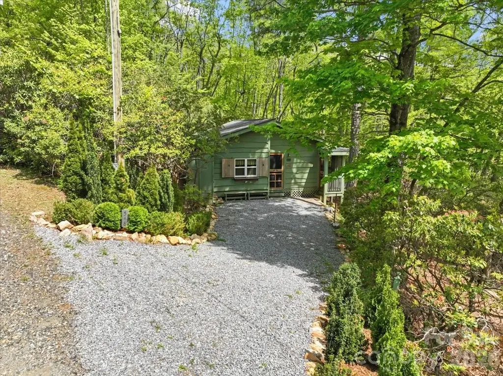 548 Bear Cub Drive Spruce Pine NC 28777