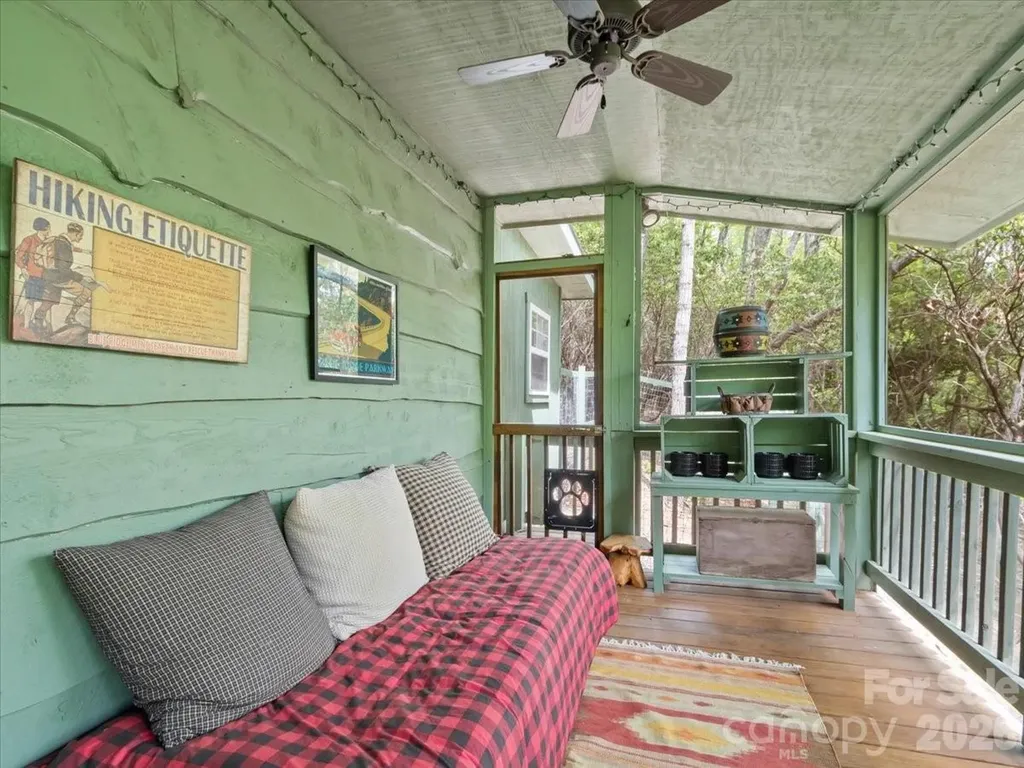548 Bear Cub Drive Spruce Pine NC 28777