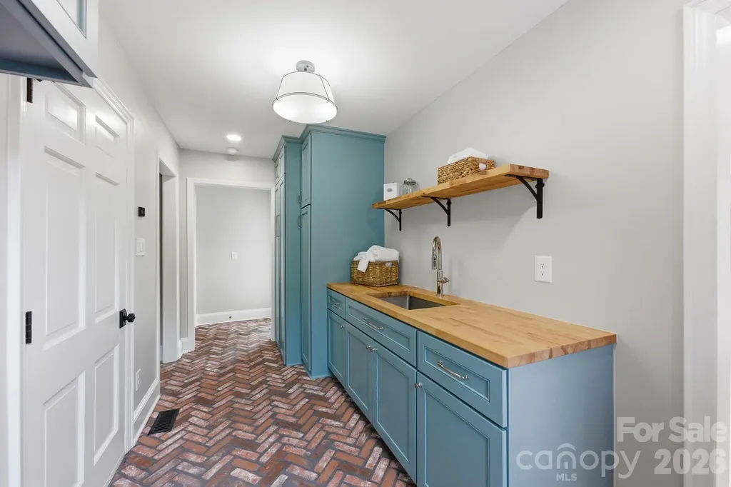 315 S Main Street Davidson NC 28036