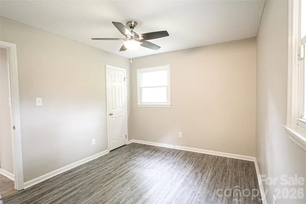 1006 Iris Drive Gastonia NC 28056
