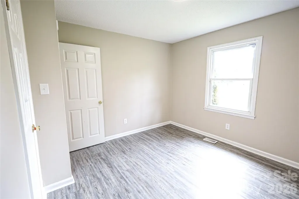 1006 Iris Drive Gastonia NC 28056