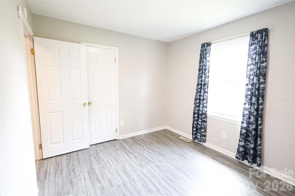 1006 Iris Drive Gastonia NC 28056