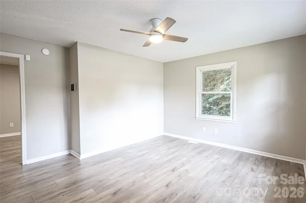 1006 Iris Drive Gastonia NC 28056
