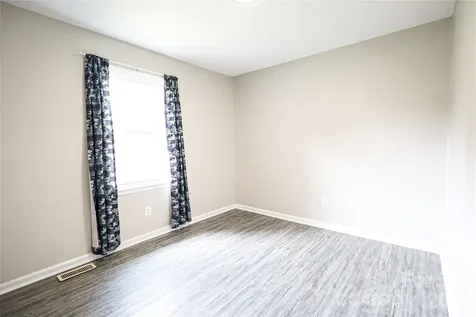 1006 Iris Drive Gastonia NC 28056
