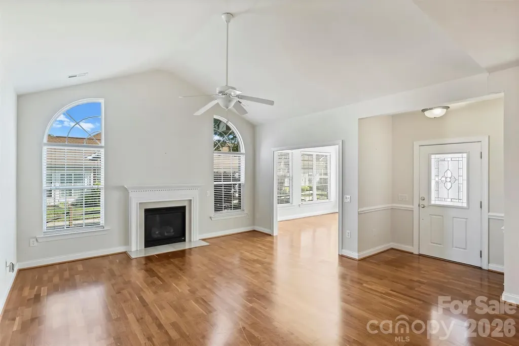 2015 Woodburn Terrace Matthews NC 28105