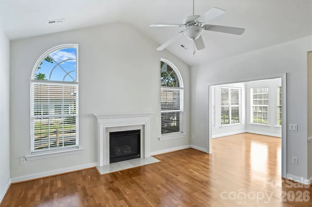 2015 Woodburn Terrace Matthews NC 28105