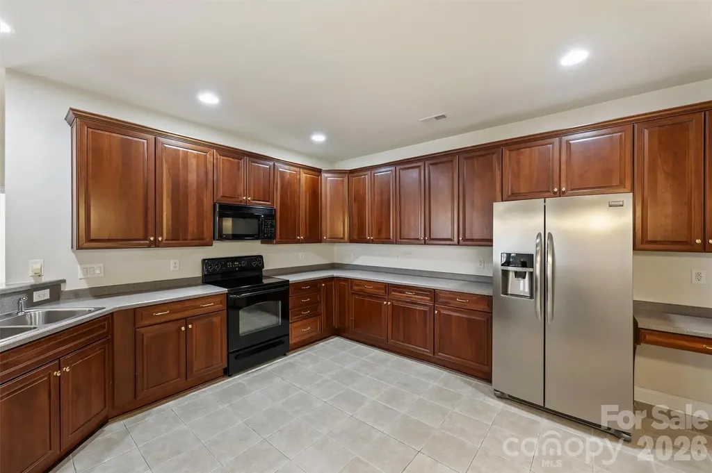 2015 Woodburn Terrace Matthews NC 28105