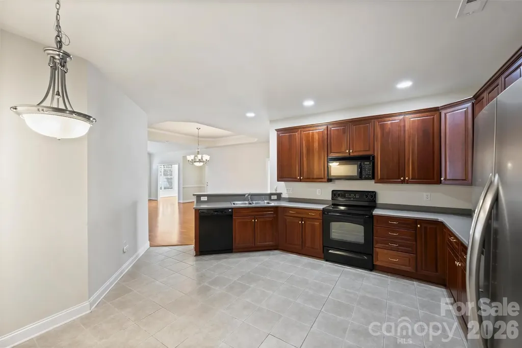2015 Woodburn Terrace Matthews NC 28105