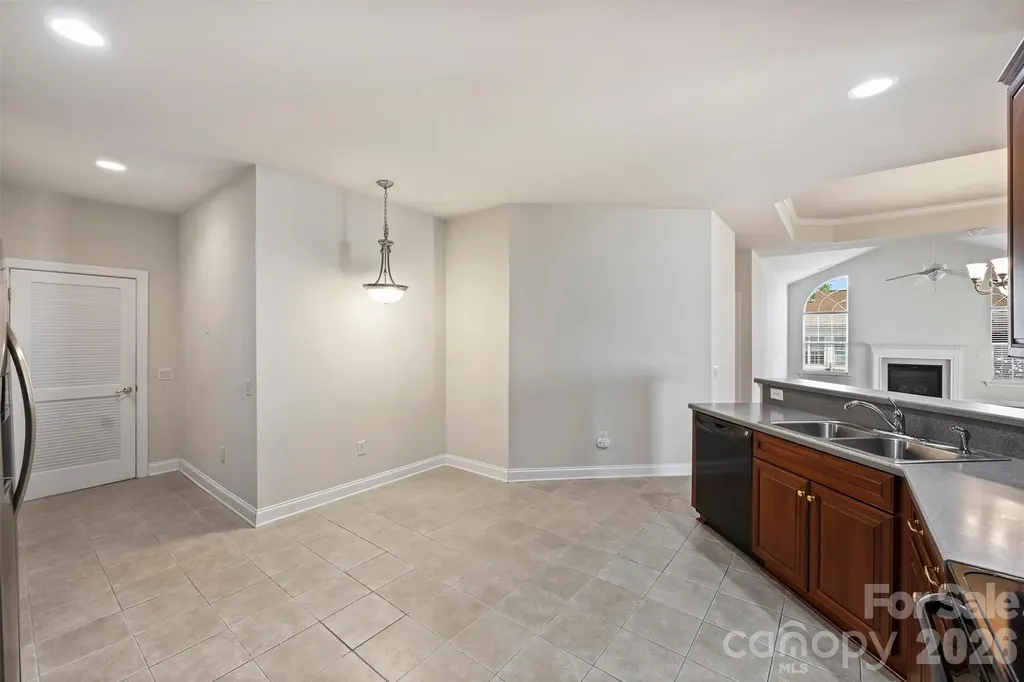 2015 Woodburn Terrace Matthews NC 28105