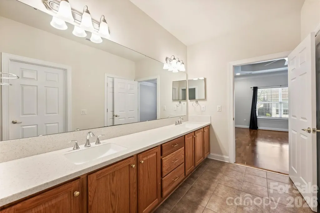 2015 Woodburn Terrace Matthews NC 28105