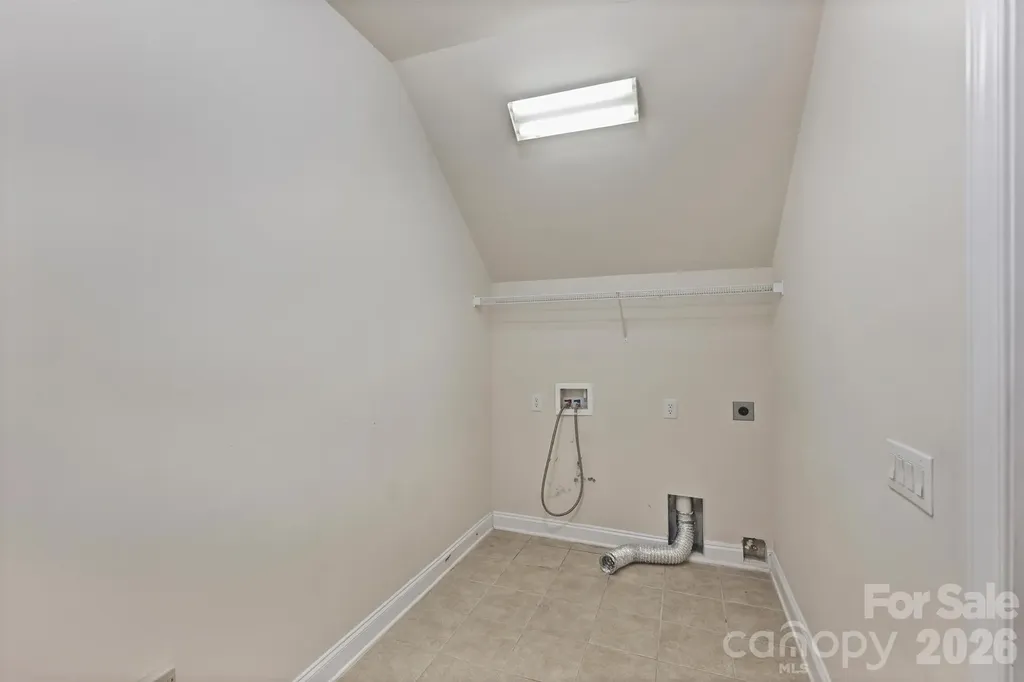 2015 Woodburn Terrace Matthews NC 28105