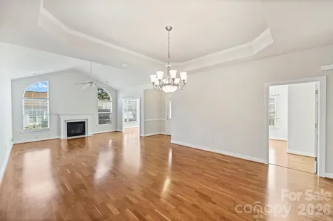 2015 Woodburn Terrace Matthews NC 28105