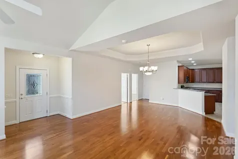 2015 Woodburn Terrace Matthews NC 28105