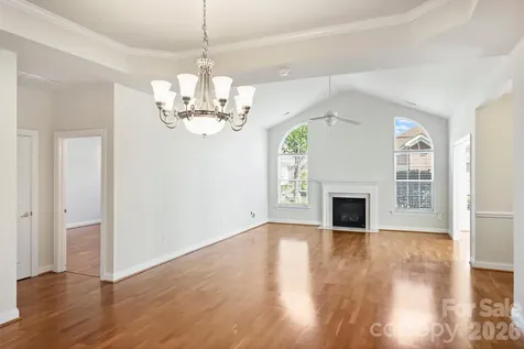 2015 Woodburn Terrace Matthews NC 28105