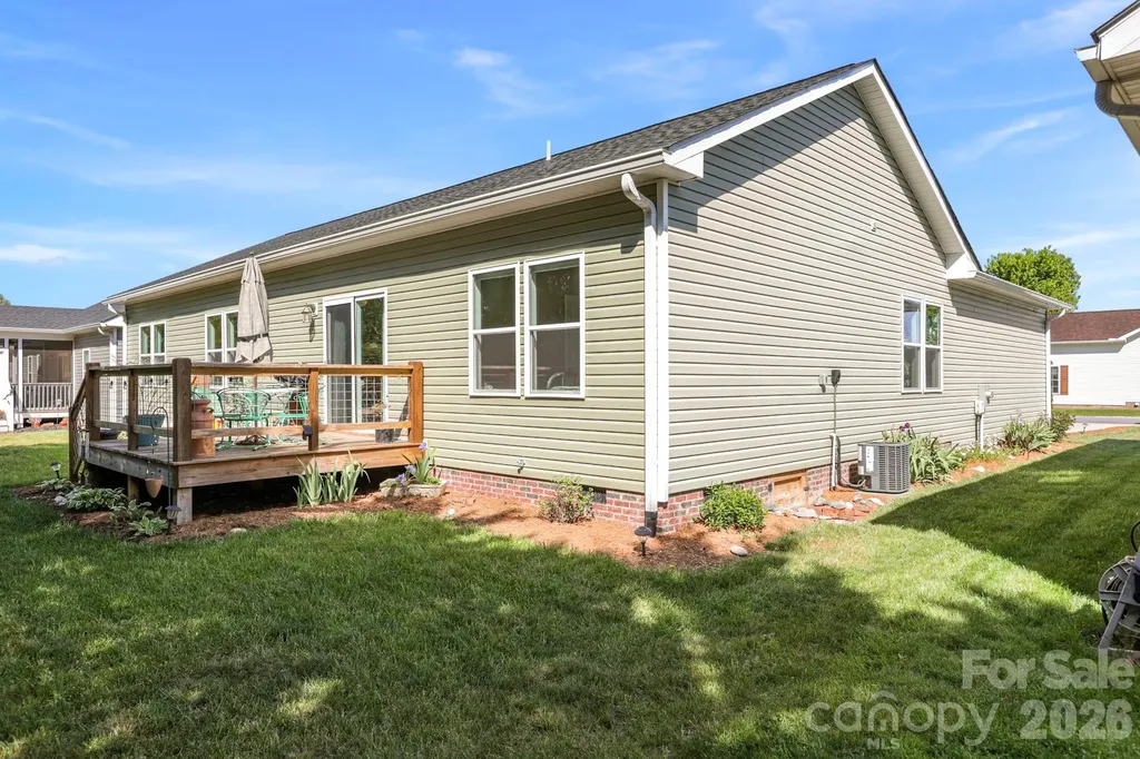 143 Beechnut Drive Hendersonville NC 28739