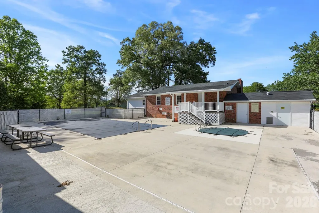 143 Beechnut Drive Hendersonville NC 28739