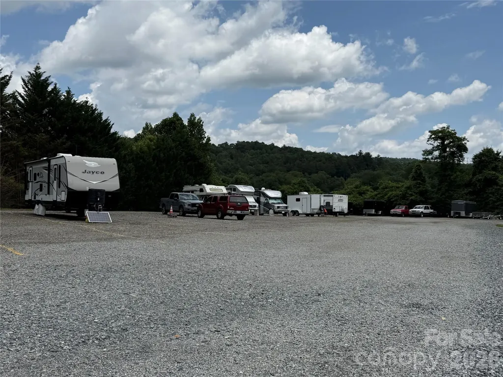143 Beechnut Drive Hendersonville NC 28739