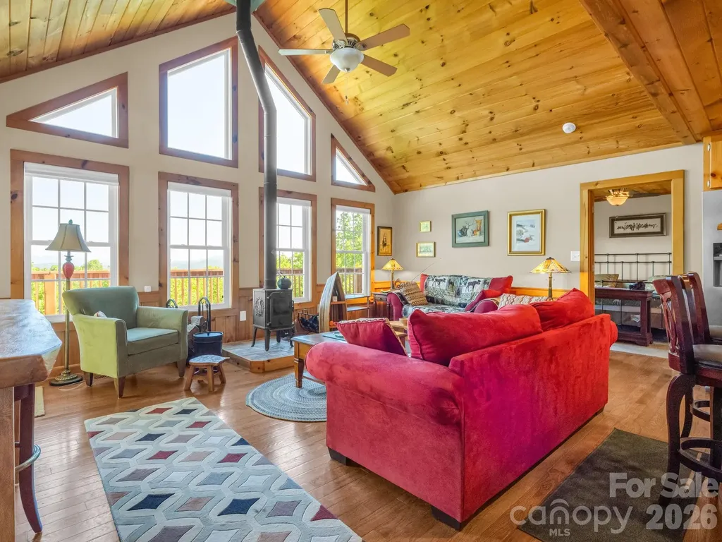 603 Pace Mountain Road Saluda NC 28773