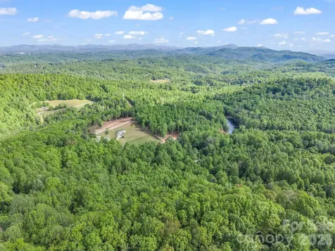 603 Pace Mountain Road Saluda NC 28773