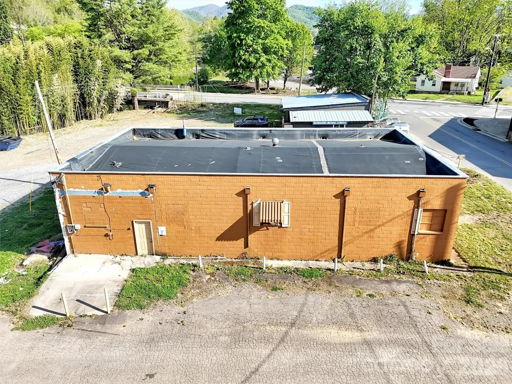 31 Penland Street Canton NC 28716