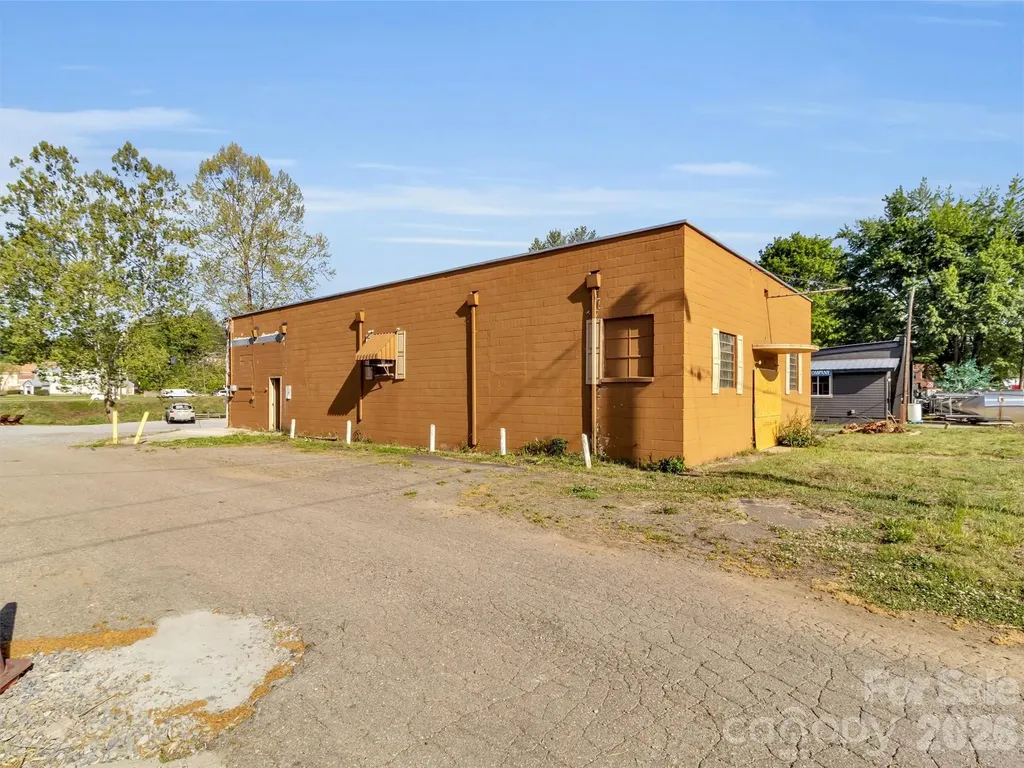 31 Penland Street Canton NC 28716