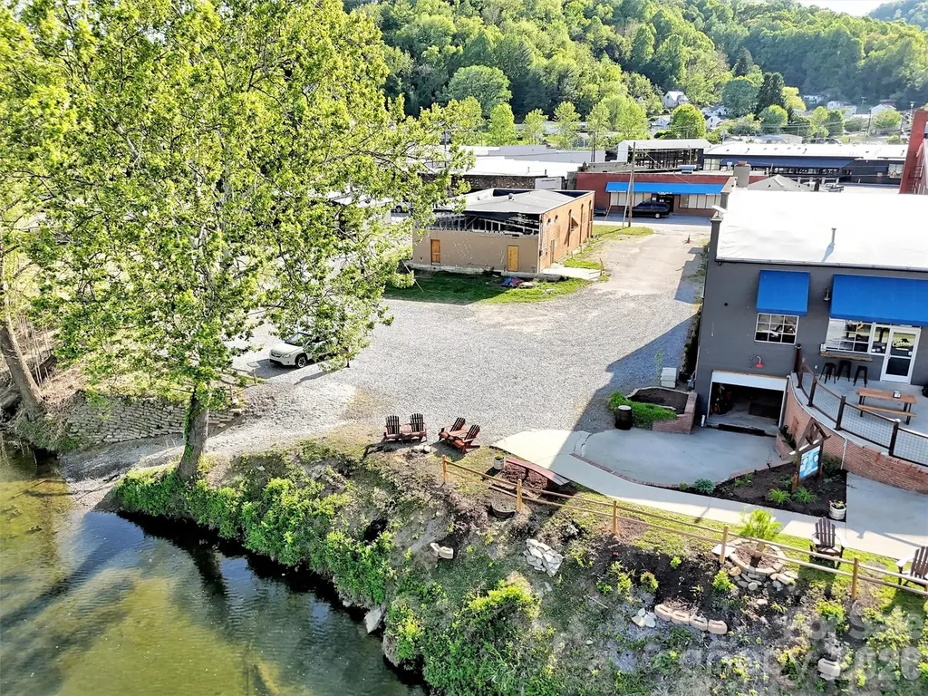 31 Penland Street Canton NC 28716