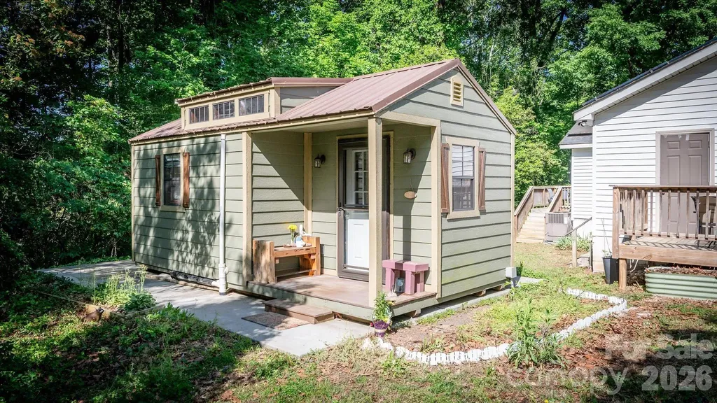 3828 Oakwood Road Charlotte NC 28269
