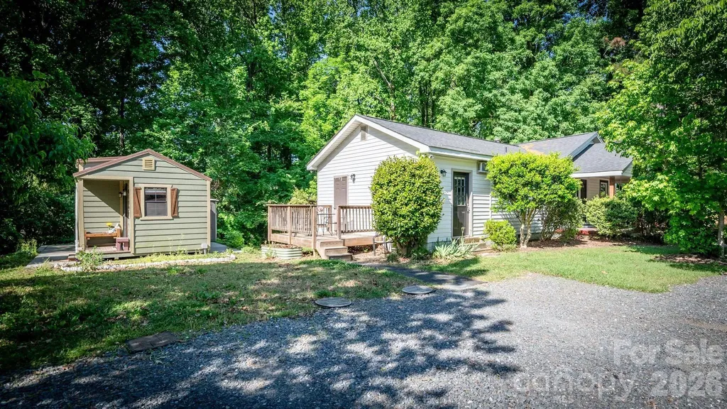 3828 Oakwood Road Charlotte NC 28269