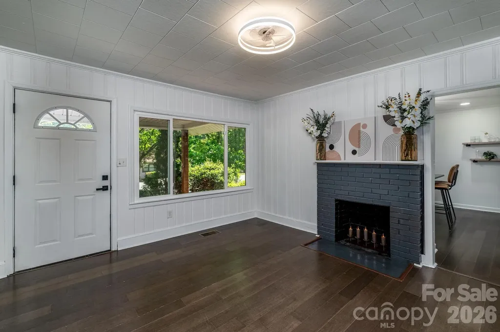 3828 Oakwood Road Charlotte NC 28269