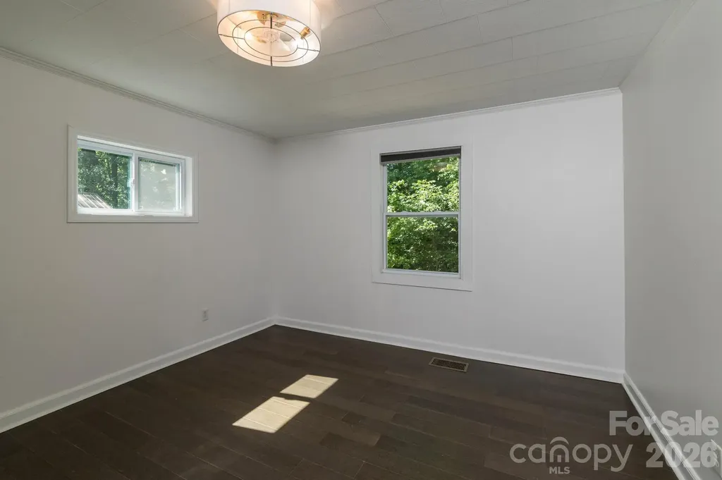 3828 Oakwood Road Charlotte NC 28269