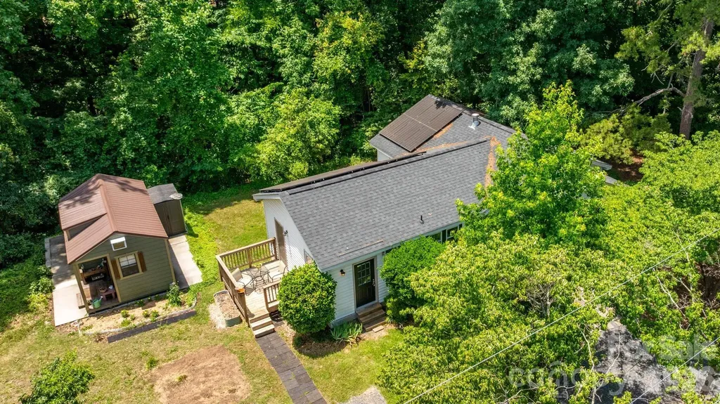 3828 Oakwood Road Charlotte NC 28269
