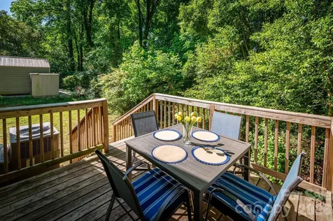 3828 Oakwood Road Charlotte NC 28269