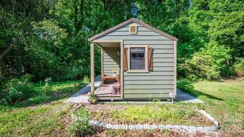 3828 Oakwood Road Charlotte NC 28269